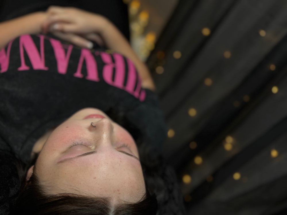 Lash Extensions - Classic/Hybrid/Volume/Colors for Unique Lash & Brow Studio in Bean Station, TN