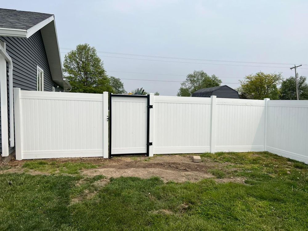 Fence Installation for Illinois Fence & outdoor co. in Kewanee, Illinois