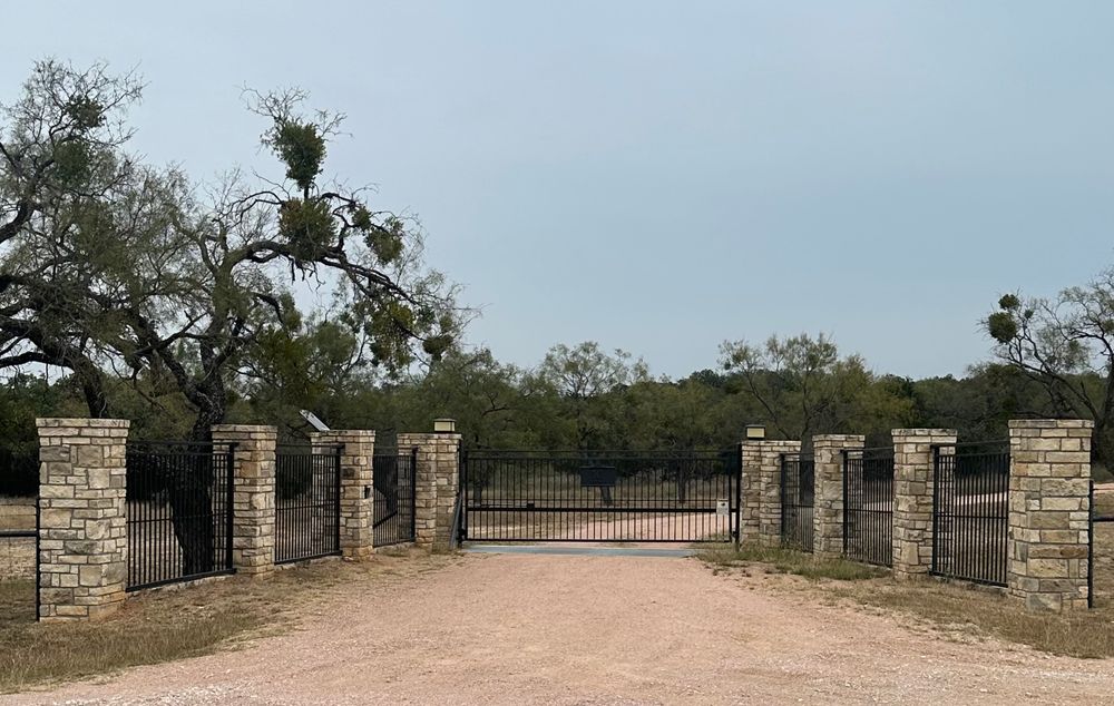 Gate Entrance for 5-7 Fencing & Construction in Madisonville, TX