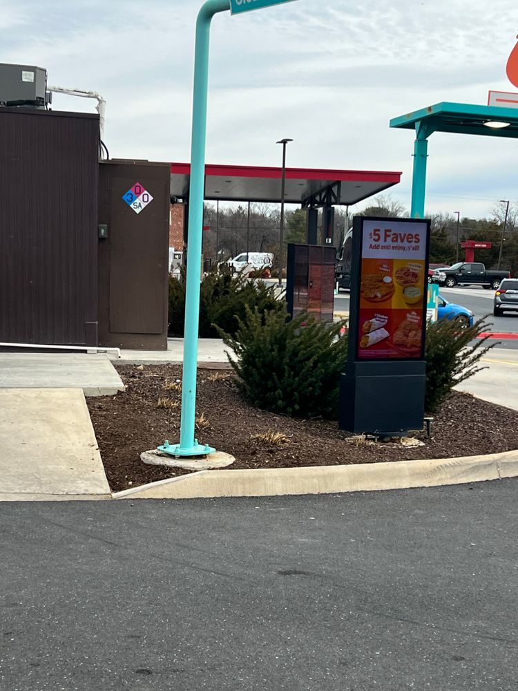 All Photos for Valencia’s Lawncare in Charlottesville, VA