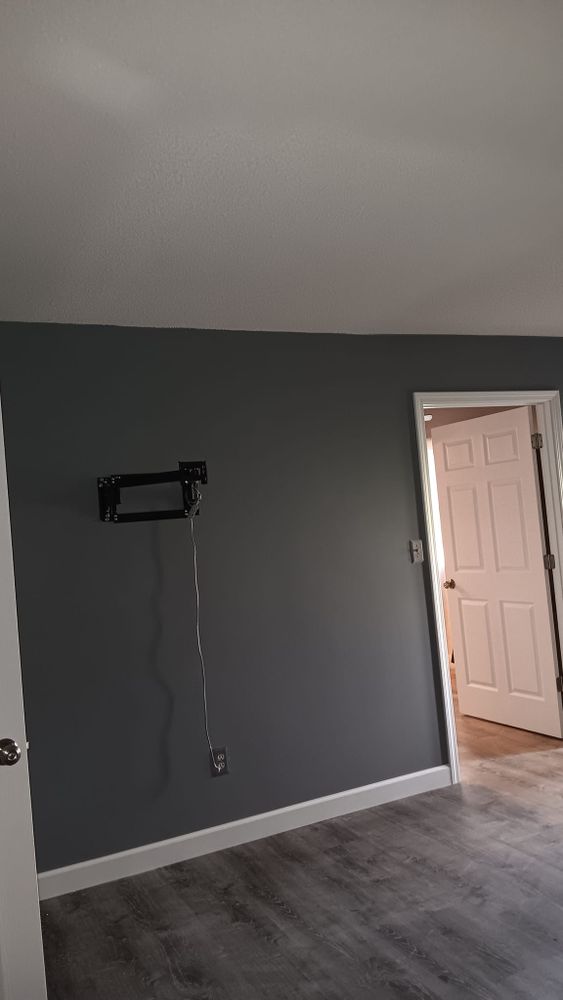 Drywall Repair and Paint for Dead Tree General Contracting in Carbondale, Illinois