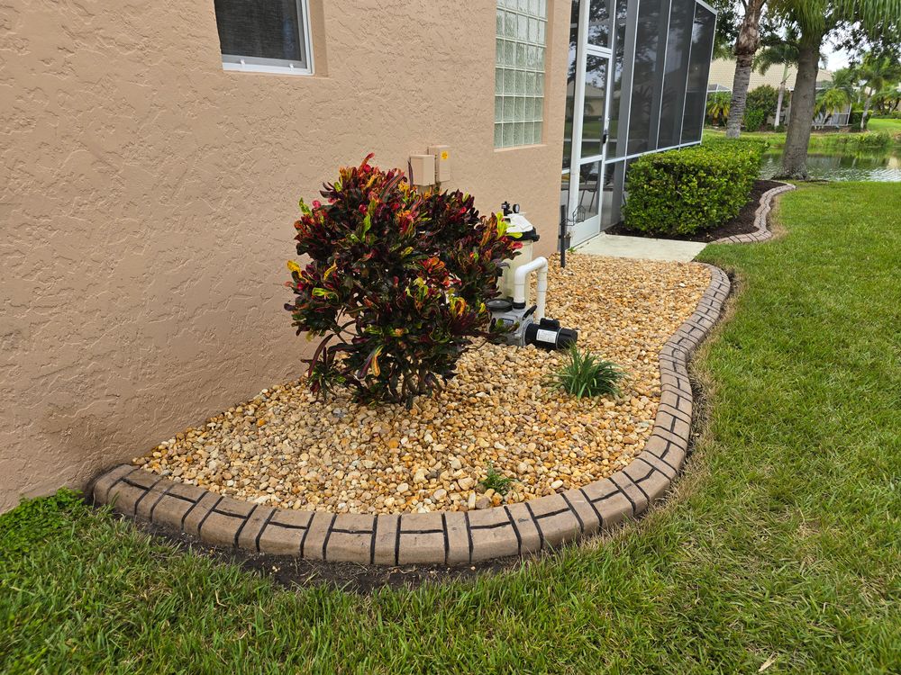 Mulch & Stone Installation for AL Curbs in Cape Coral, FL