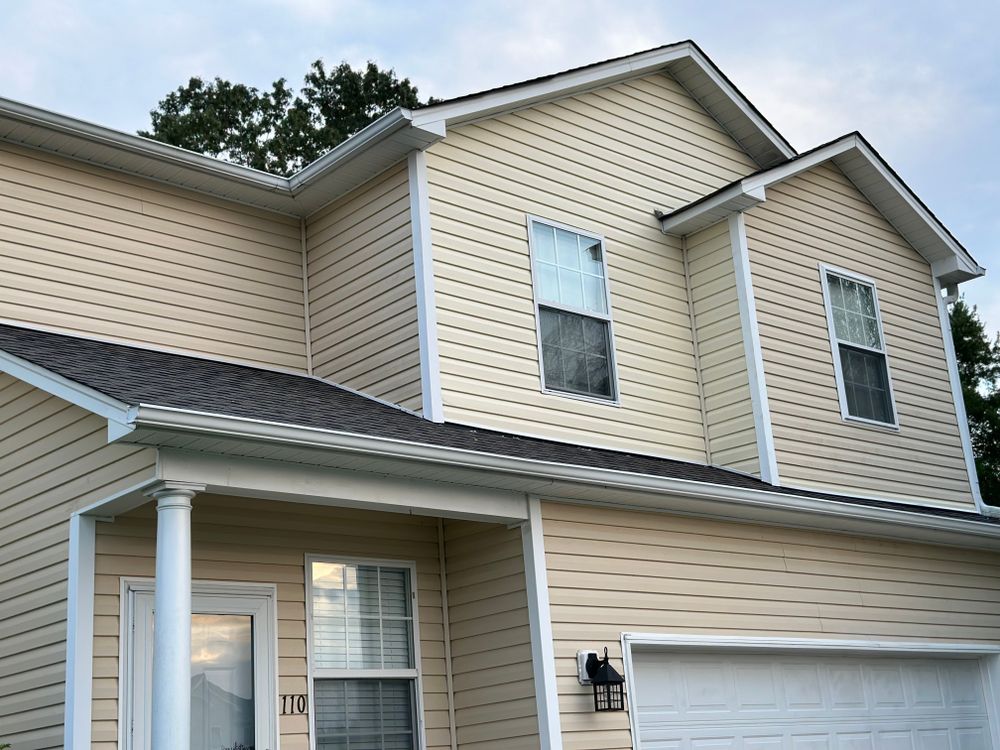 Vinyl siding  for Safe Roofing Inc in Jacksonville, NC