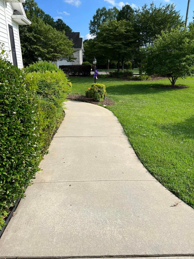 Pressure Washing for Red Clay Landscapers in Sophia, NC