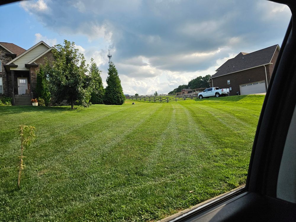 Lawn Care for Lawnscapers TN in White House, TN