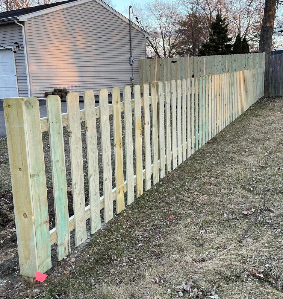 Fences for 5-Star Fencing in McHenry, IL