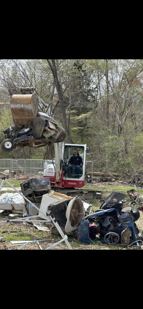 Excavating for Leal’s Lawn Service and Excavation in Dayton, TN