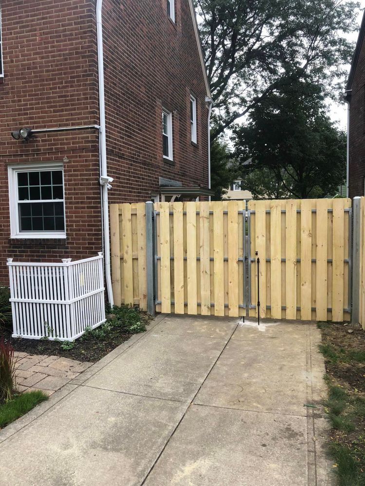 Fences for Daishaun Fencing in Shaker Heights, OH