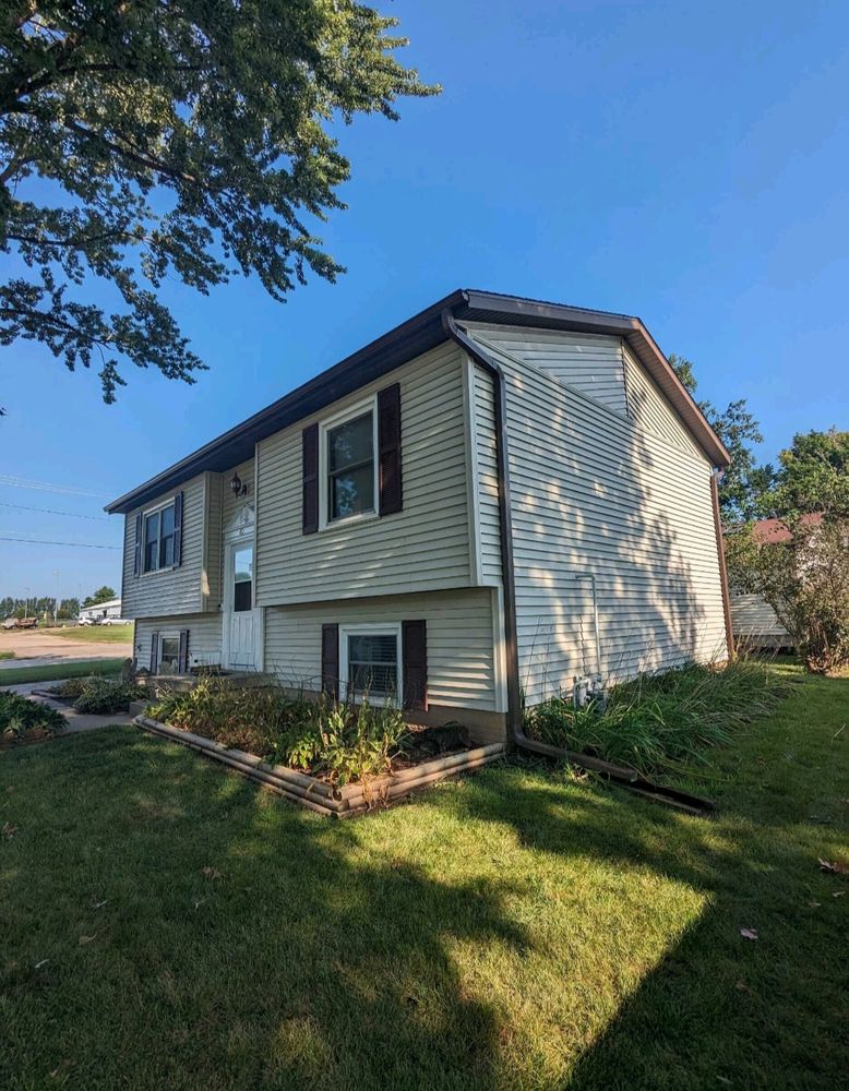 All Photos for Bredekamp Seamless Gutters in Jackson County, IA