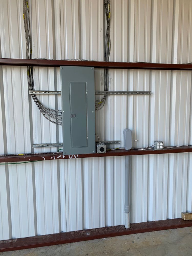 Electrician for Smith Electric in Oakwood, TX