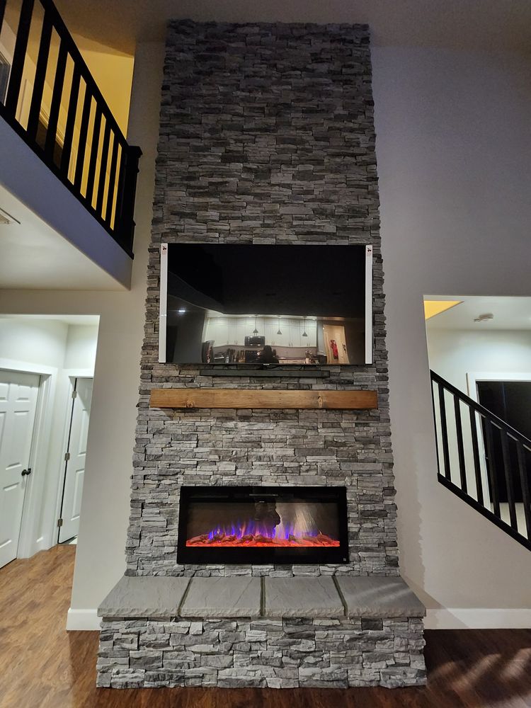 Thomas fireplace for Custom Valley Construction   in Sunnyside, Washington