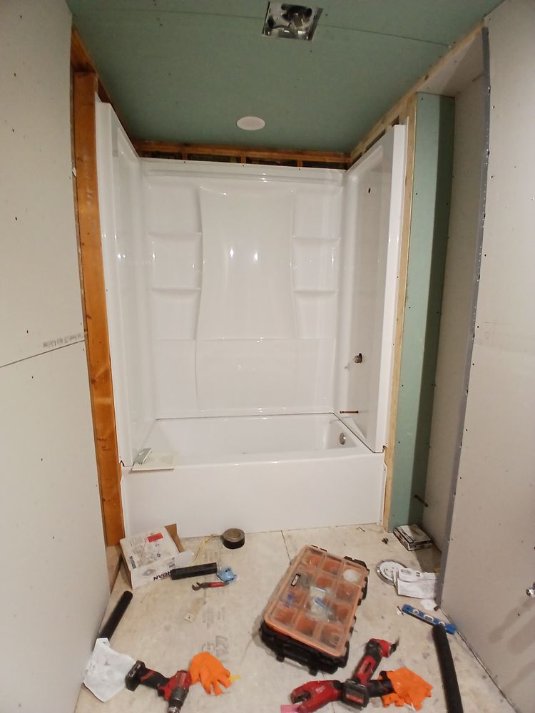 Steeleville bath for Dead Tree General Contracting in Carbondale, Illinois