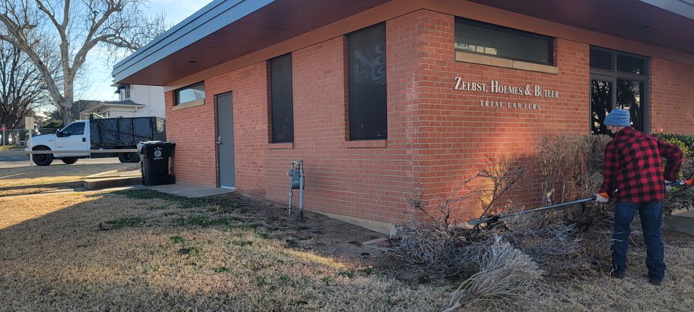 Yearly Maintenance Special for DeLoera Total Lawncare in Oklahoma City, Oklahoma