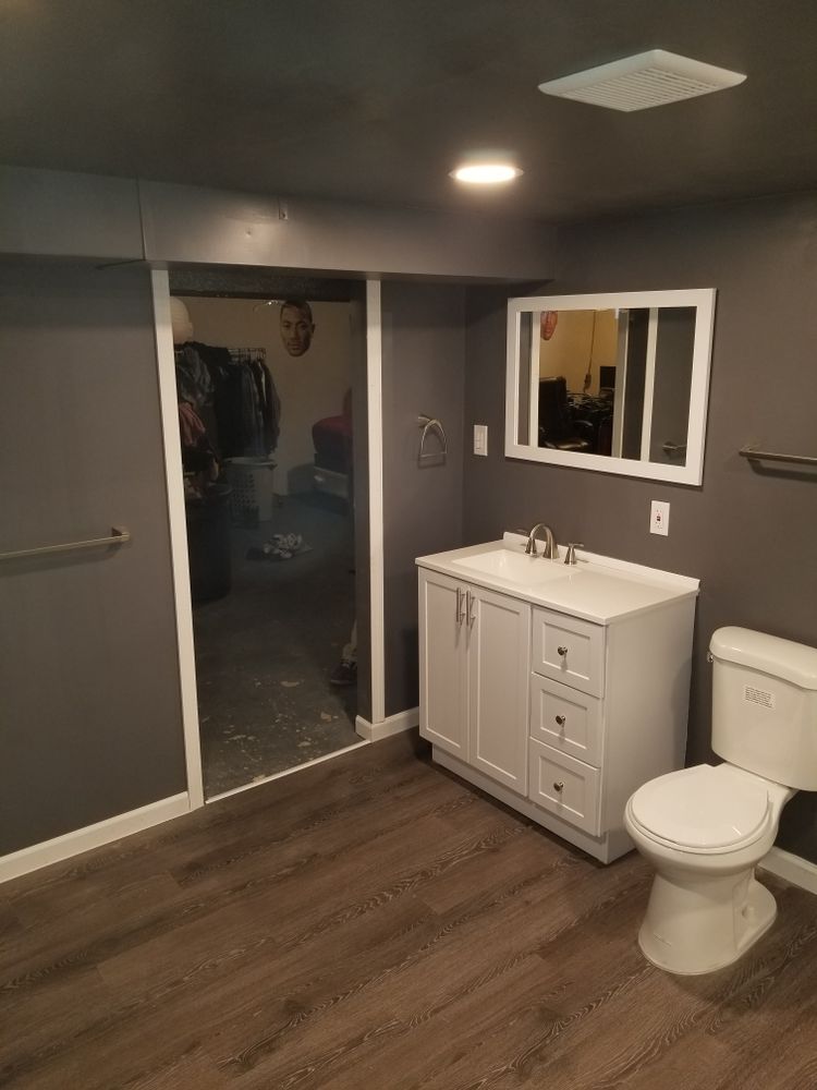 Bathrooms for Ty's Construction LLC in Detroit, MI