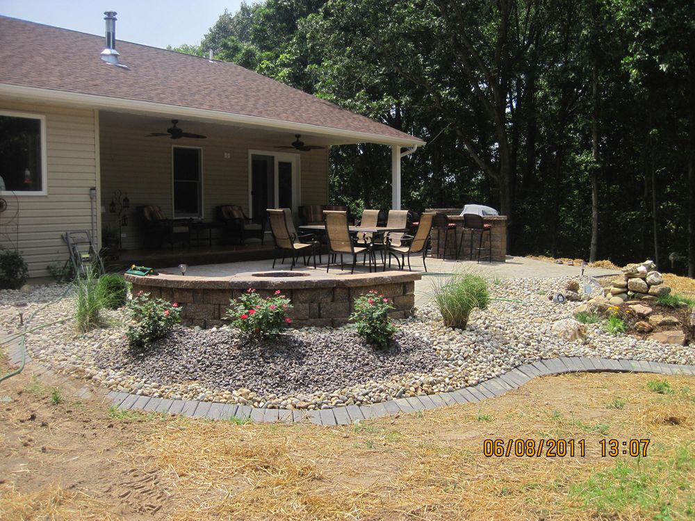 Landscape Installation for Mayfield Landscaping in Staunton, IL