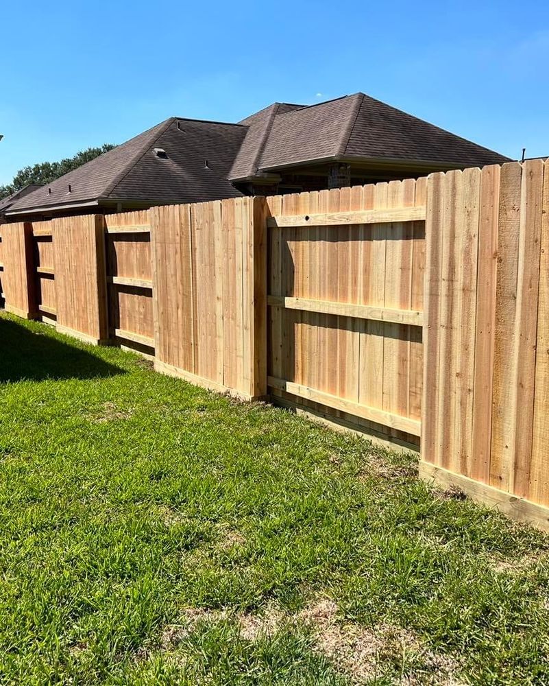 Privacy 3 Rail Cedar Fencing for Pride Of Texas Fence Company in Brookshire, TX