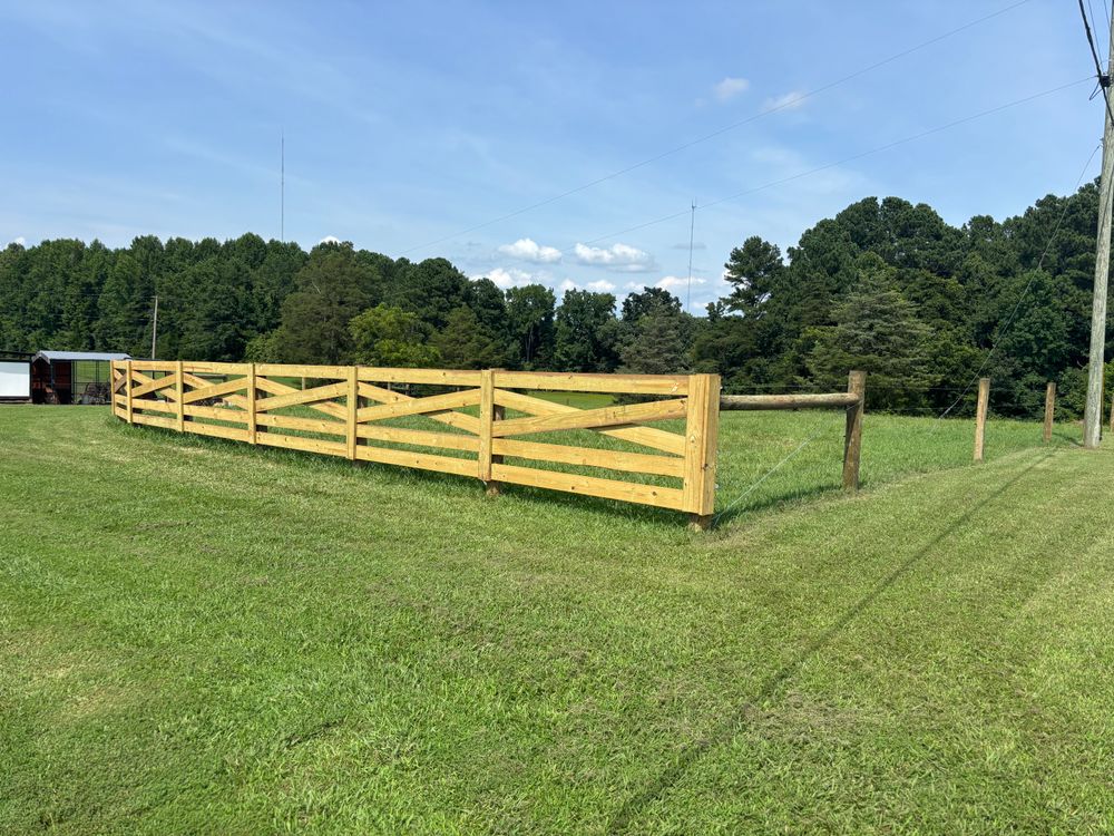 Fence for LB Fencing & Services in Archdale, NC