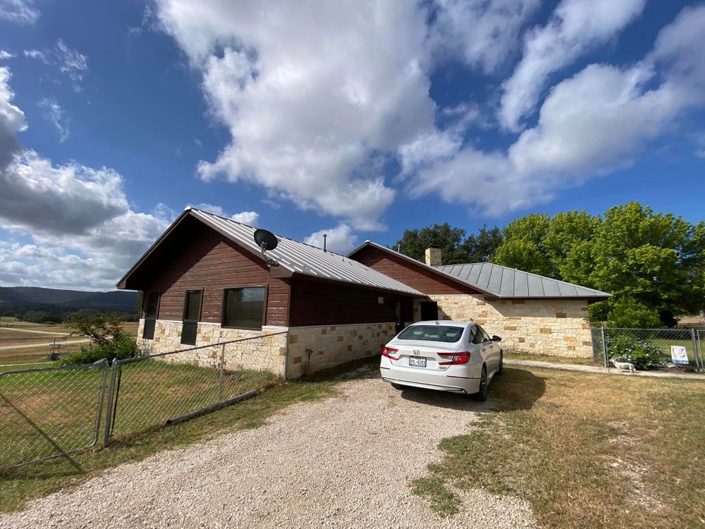 Exterior Renovations for De Leon Carpentry & Renovation  in Leakey, TX