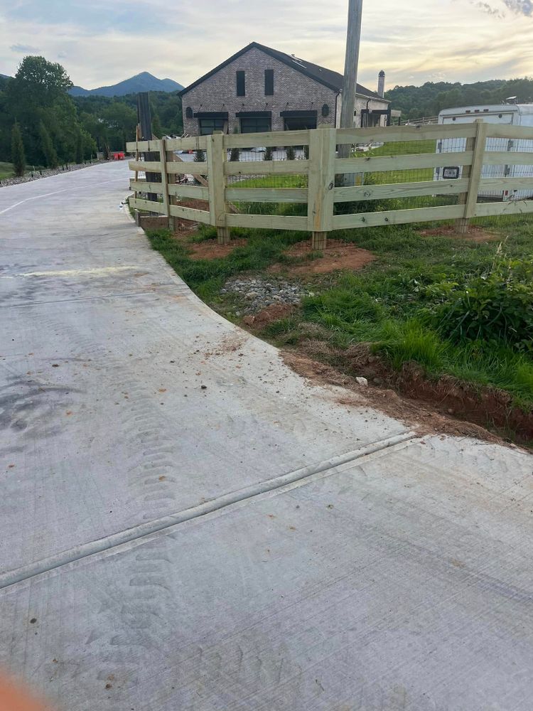 Fences for Browns' Fencing & Equipment in Fairmount, GA