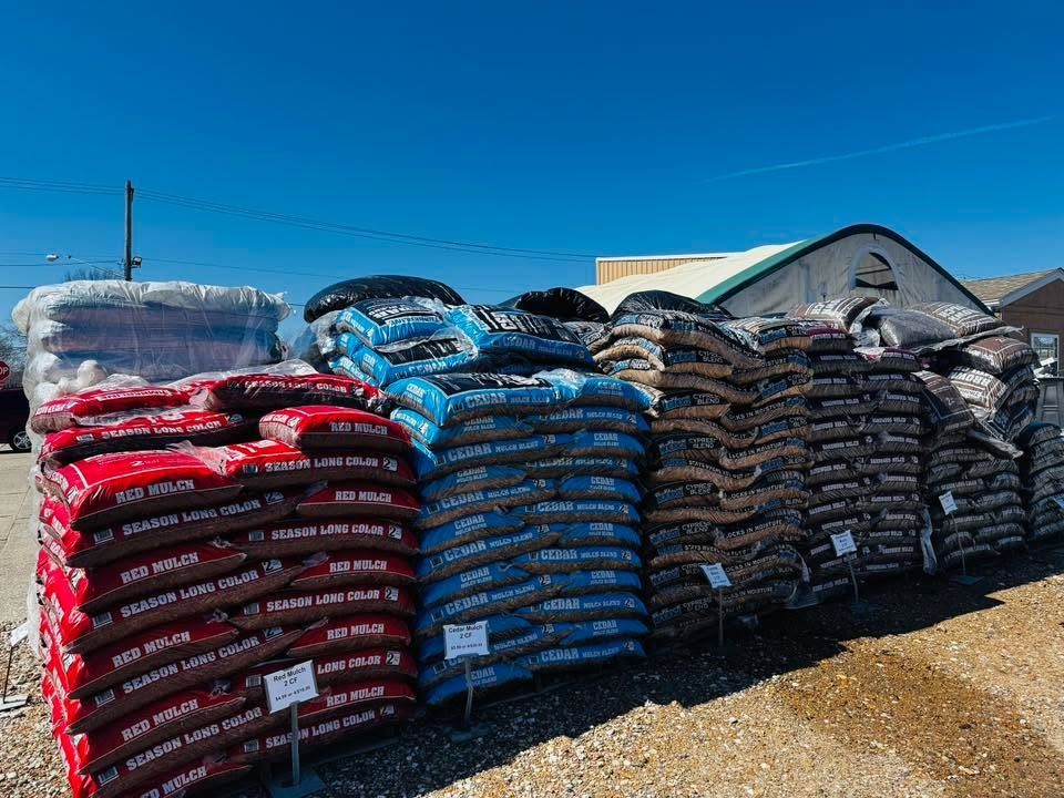 All Photos for Mayfield Landscaping in Staunton, IL