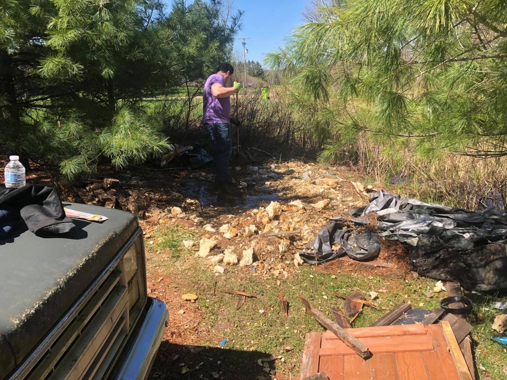 Haul Away for Blue Eagle Junk Removal in Oakland County, MI