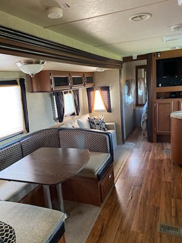 2015 Salem 30 ft TT for Paradise RV Rentals in Perry, GA