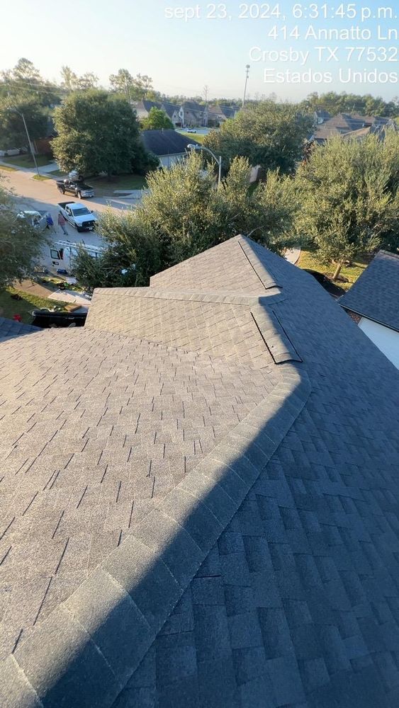 Roofing for E & E Roofing & Exteriors LLC in Baytown, TX