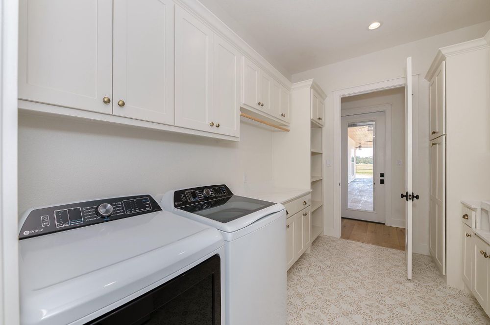 All Photos for CWC Custom Homes & Barndominiums in Snook, TX