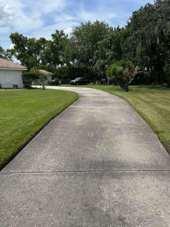 All Photos for Estrada All Pro Lawn Service in Auburndale, Florida