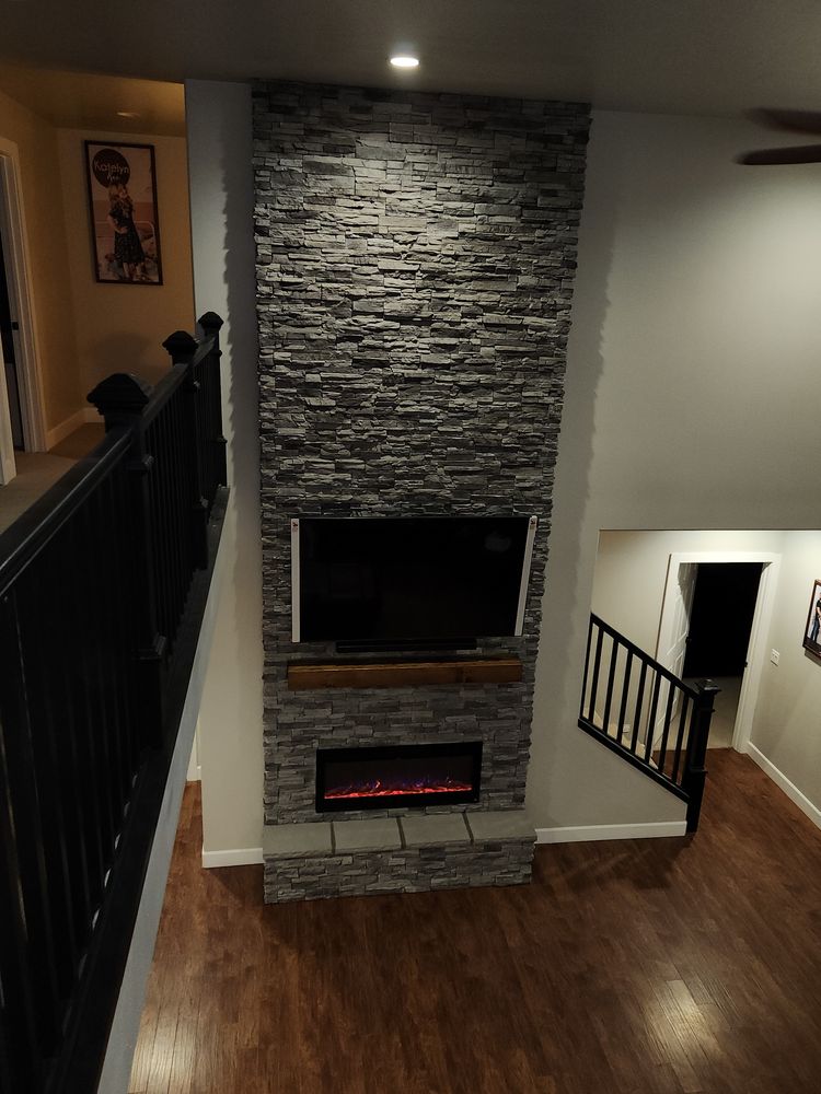 Thomas fireplace for Custom Valley Construction   in Sunnyside, Washington