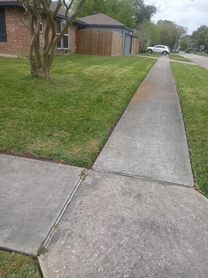 Lawn Care for Diaz Landscaping in Lincoln, CA