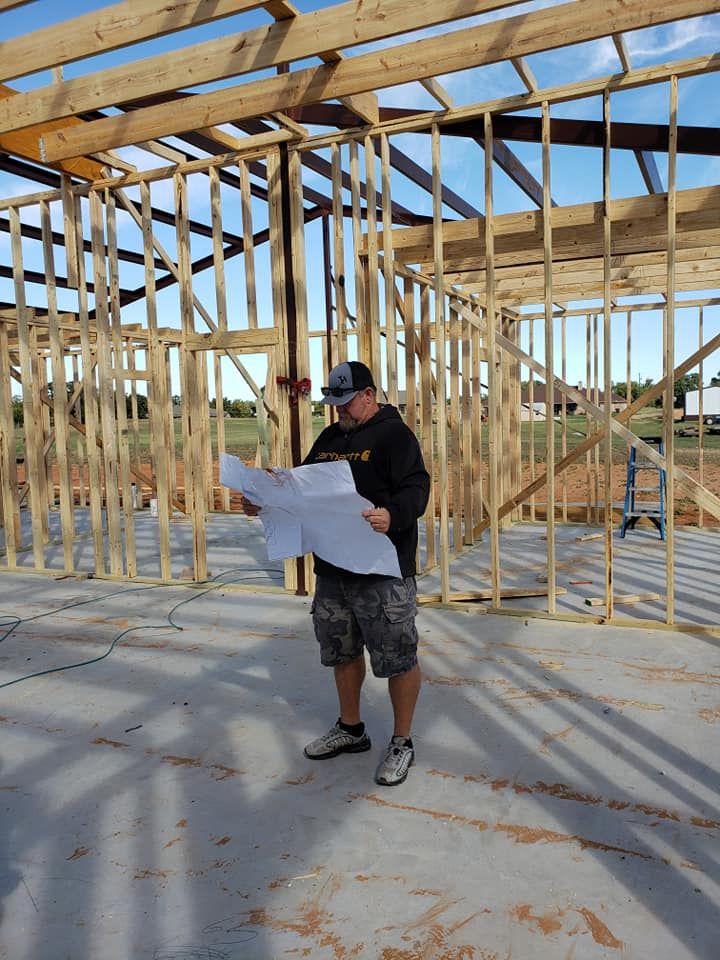 Top Hand Construction team in Azle,  TX - people or person