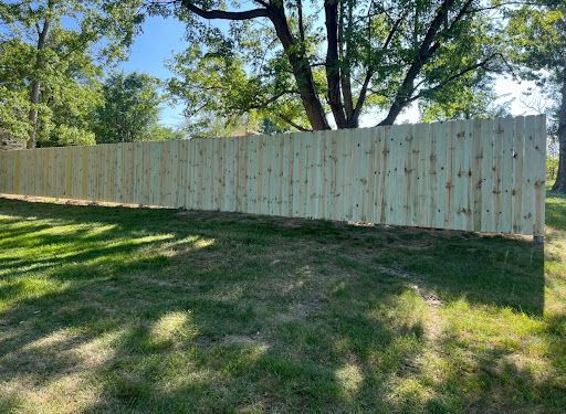 Fences for Illinois Fence & outdoor co. in Kewanee, Illinois