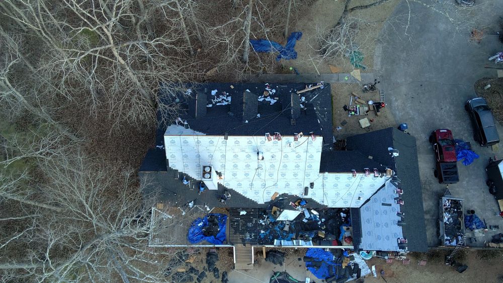 R-House Roofing & Gutters team in Cedartown, GA - people or person