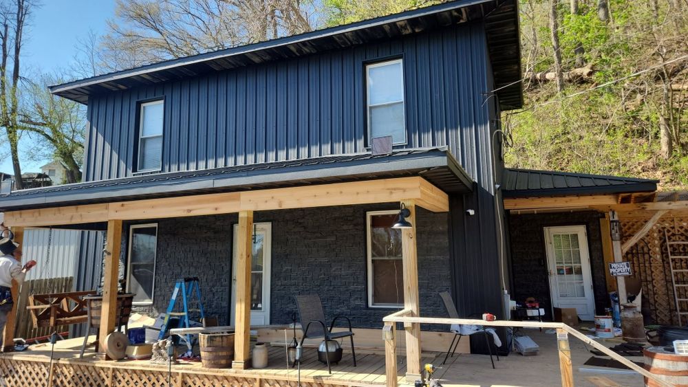 Roofing for Top Hand Roofing and Gutter in Pomeroy, OH
