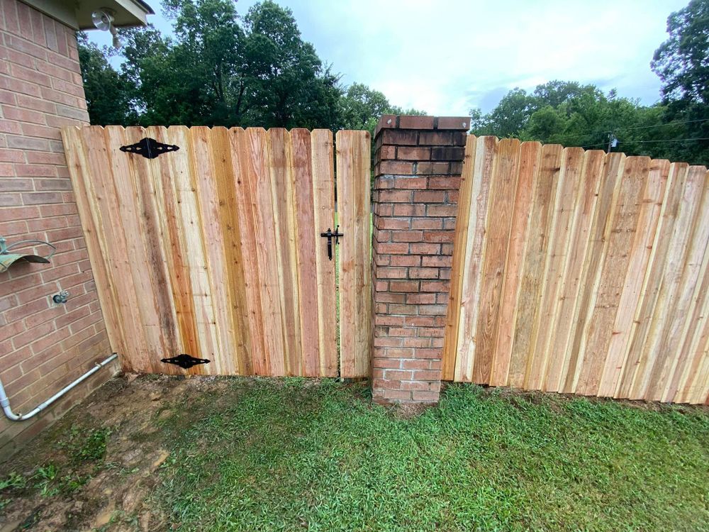 Custom Wooden Fences for Manning Fence, LLC in Hernando, MS