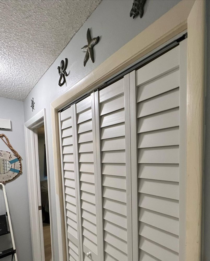 Enhance your home’s interior with our Accent Walls service, expertly designed to add depth and character. Our skilled painters transform any room with stunning accent colors tailored to your style. for Made Painting-Tampa in Tampa, FL