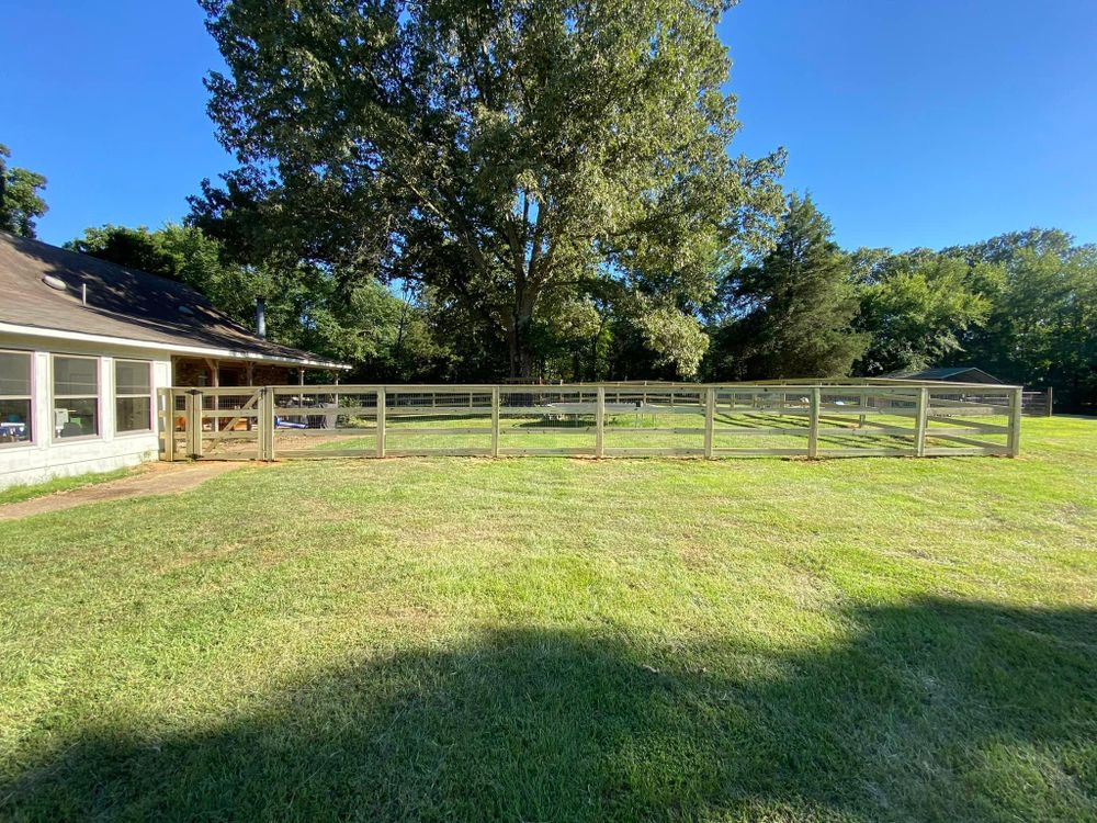 Custom Wooden Fences for Manning Fence, LLC in Hernando, MS