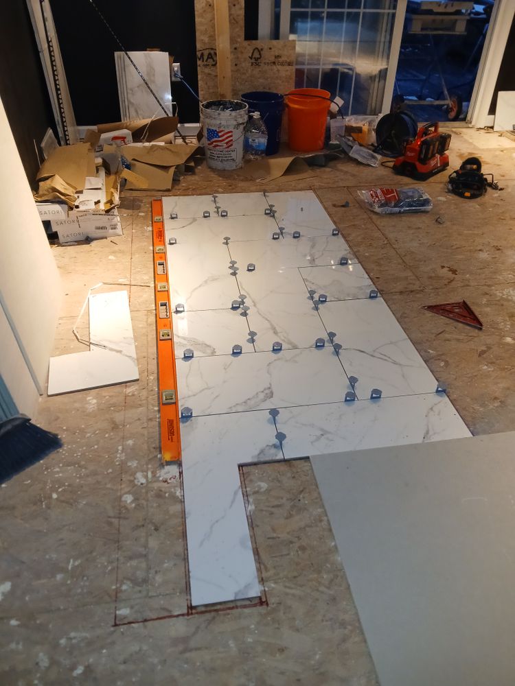 Makanda master and full bath for Dead Tree General Contracting in Carbondale, Illinois