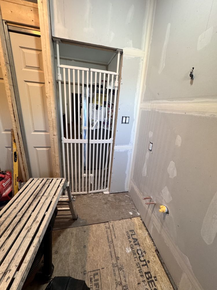 Steeleville bath for Dead Tree General Contracting in Carbondale, Illinois