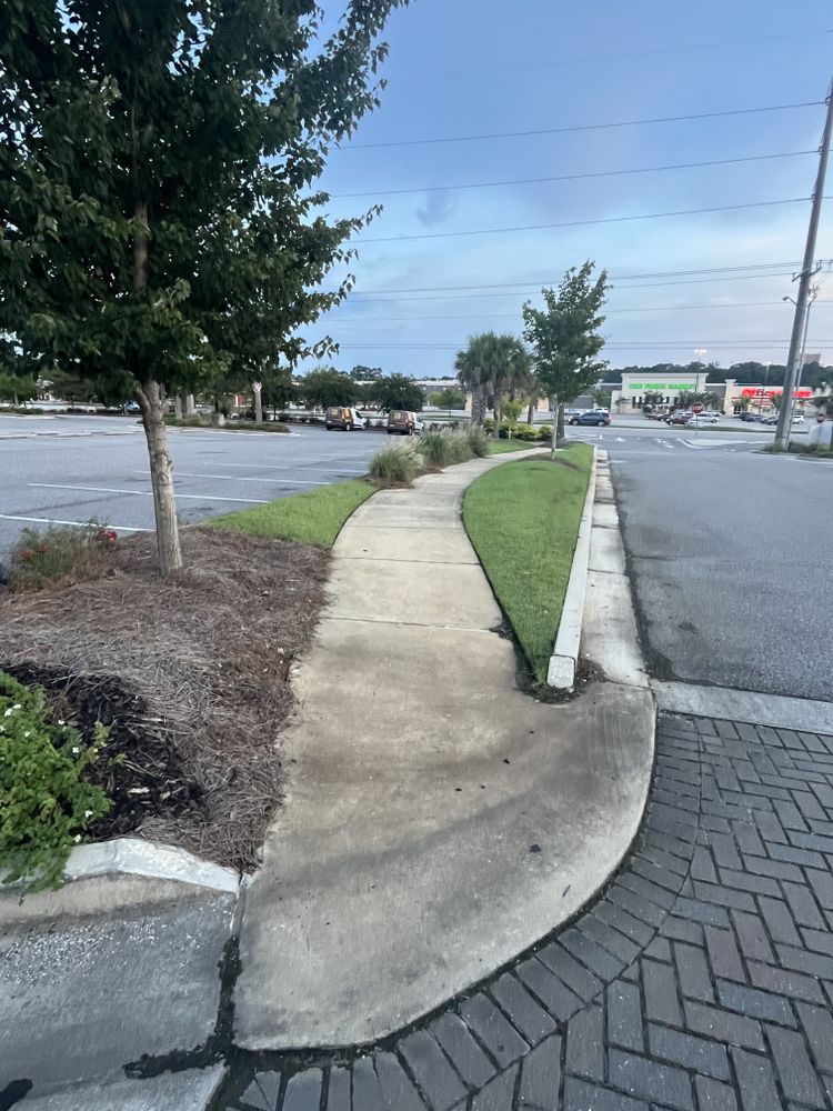 All Photos for All-Star Lawn Care & Soft Washing in Mobile, AL