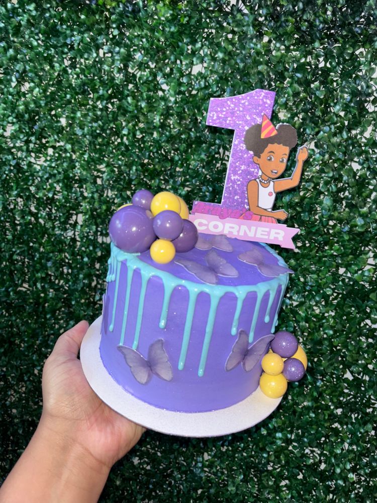 Custom Cakes and Cupcakes for Crumble Creations in Springfield, IL