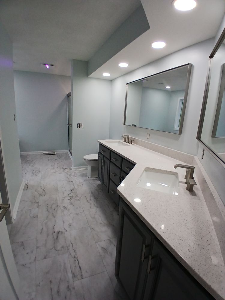 west Frankfort Master and Full Bath Renovations for Dead Tree General Contracting in Carbondale, Illinois