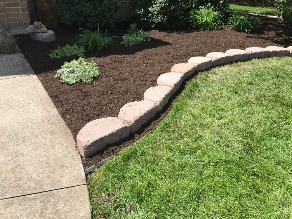 Landscape Edging for Stuckey Landscape & Excavation  in Rawson, OH