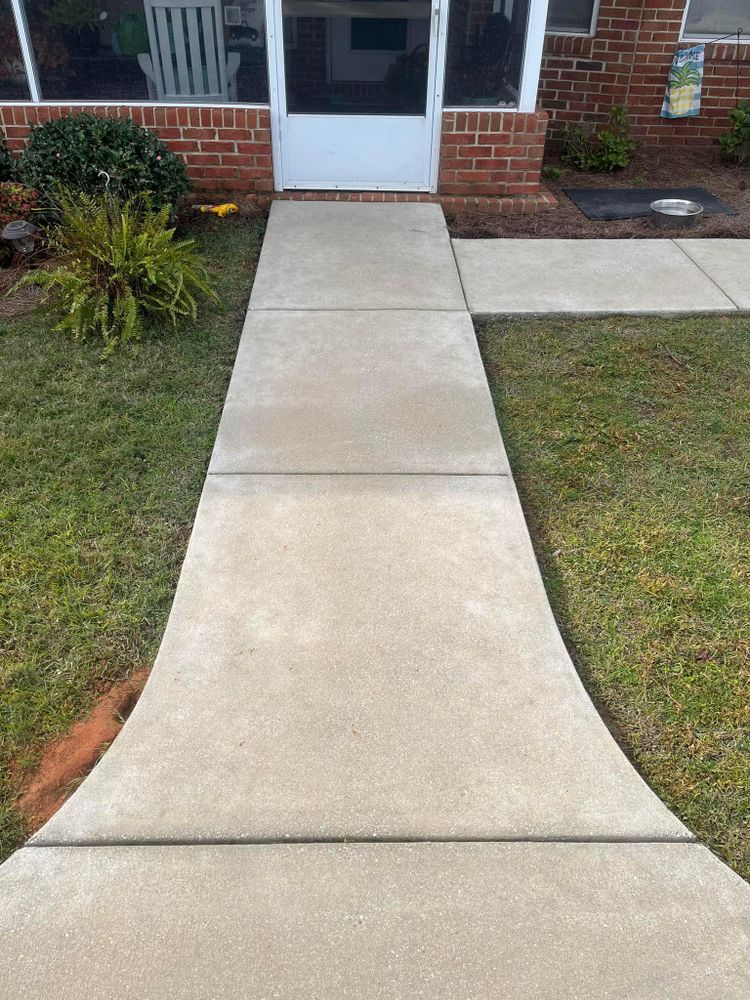 All Photos for All-Star Lawn Care & Soft Washing in Mobile, AL