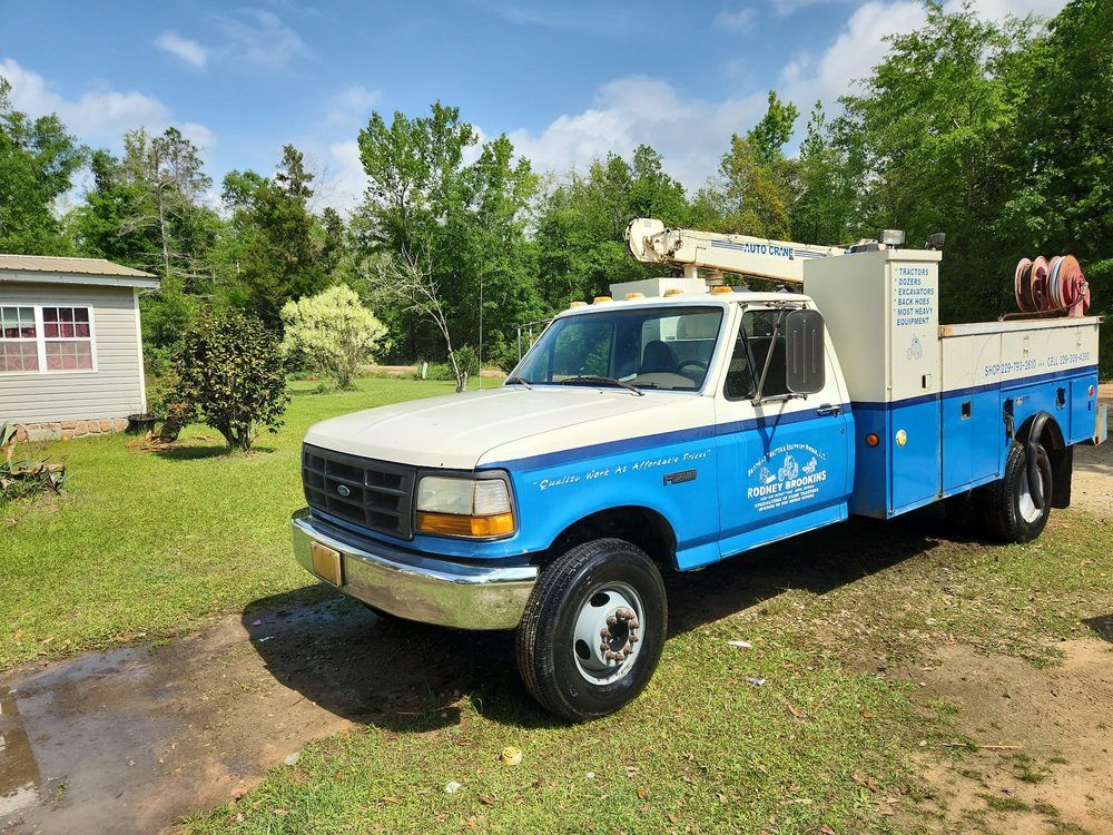 Our Commercial Cleaning service keeps businesses spotless, healthy, and professional with reliable scheduled cleaning, detailed sanitizing, and customized solutions that create welcoming spaces for employees, customers, tenants, and visitors. for Powell's Professional Cleaning Services in Tallahassee, FL