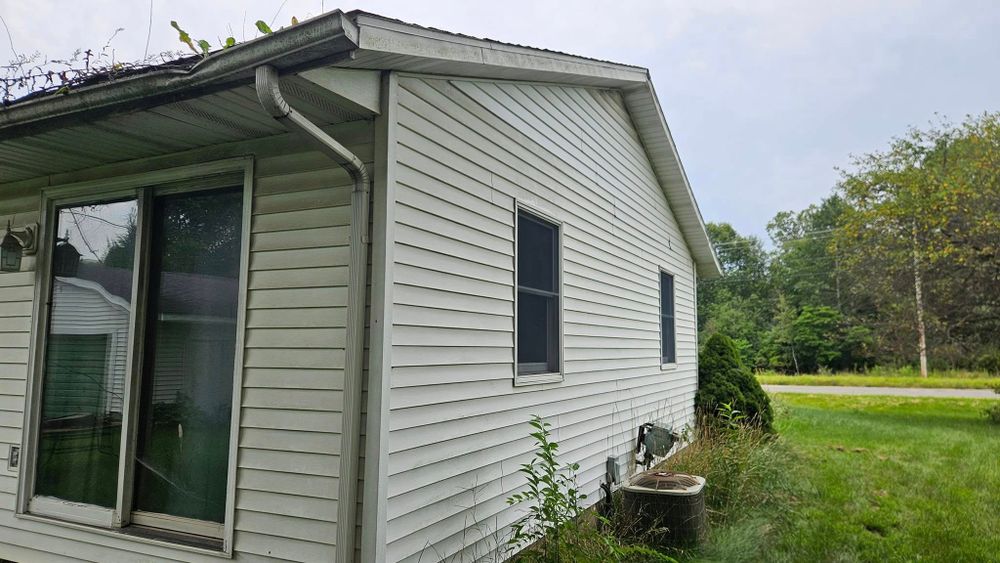 All Photos for On The Spot Lawn Maintenance & Pressure Washing in Jackson, MI