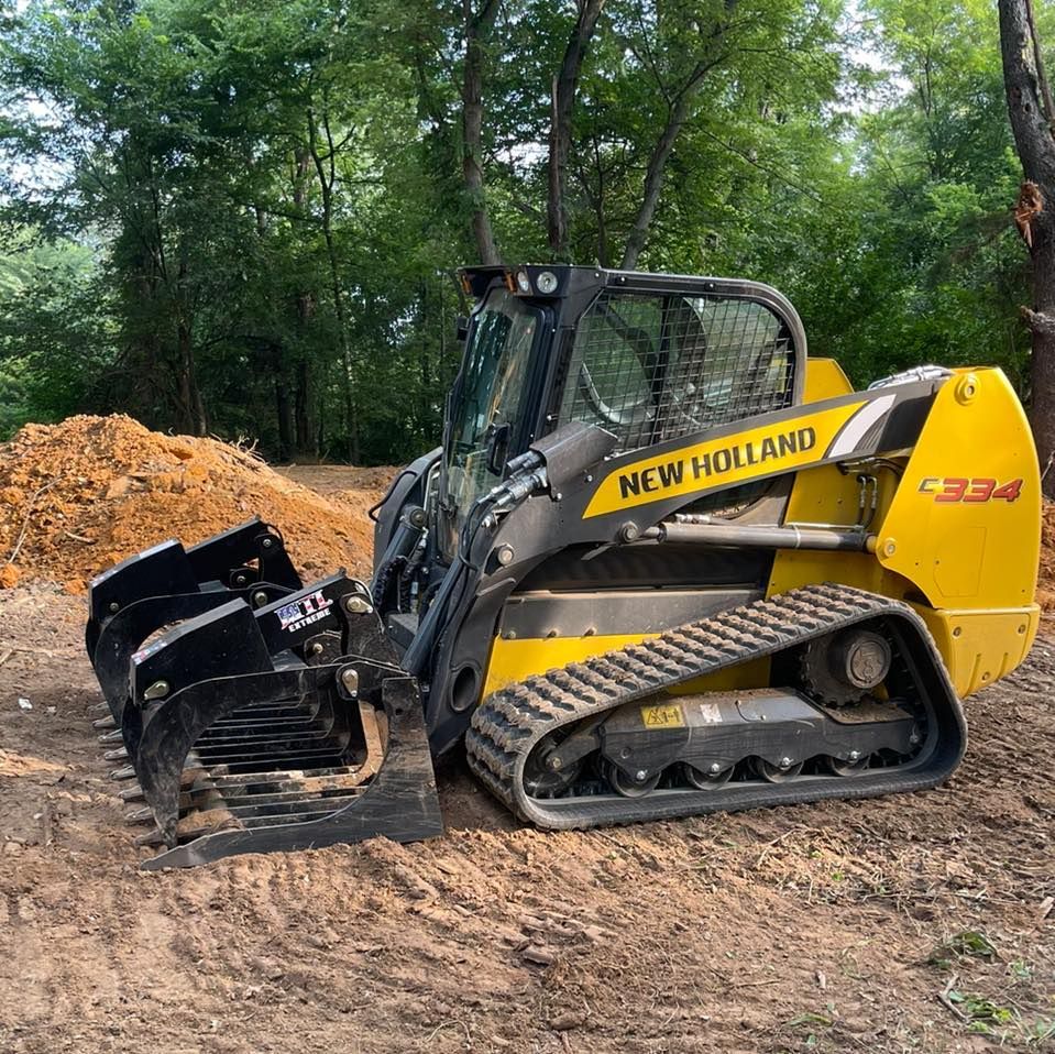 Excavating for New Horizon Contracting in Bardstown, KY