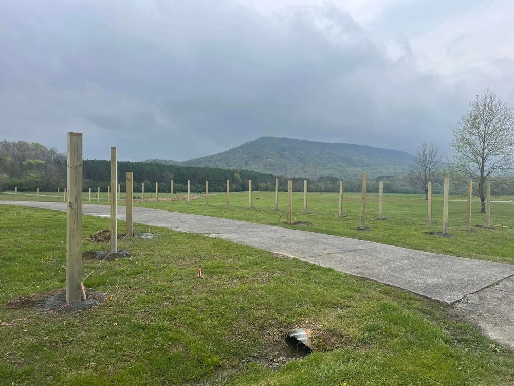 Fences for Browns' Fencing & Equipment in Fairmount, GA