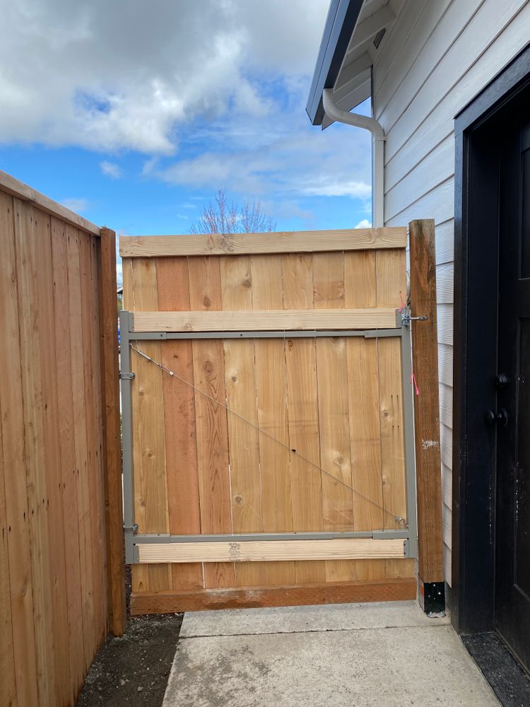 Fence gallery for Willamette Landscaping & Tree Services in Albany, OR